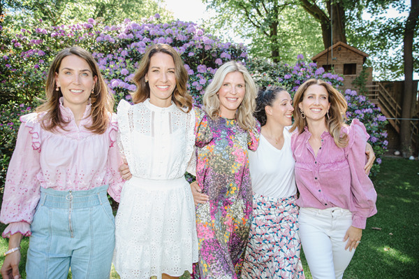 Gruppe von Frau mit Makeup und Hair für Fotoshooting in Hamburg